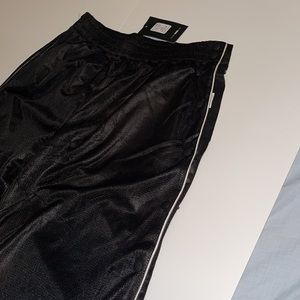 Women’s high waist joggers with buttons on the side